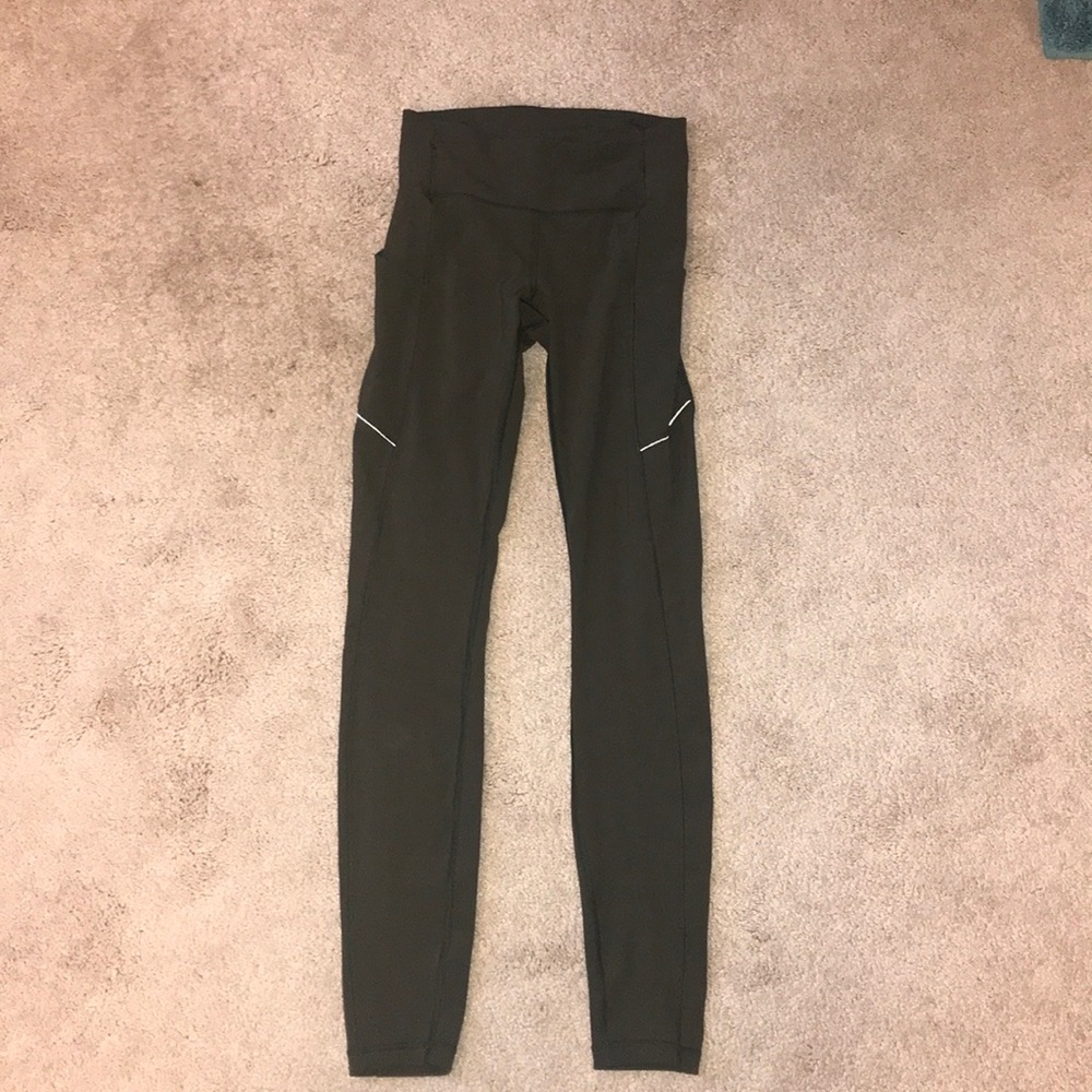 🍋Lululemon leggings!🍋Size 2 BARELY WORN